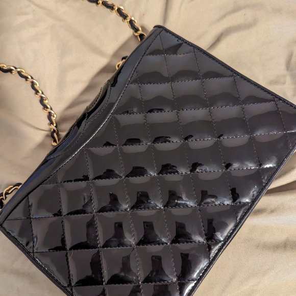 CHANEL Patent Leather Crossbody Bag - Picture 9 of 17